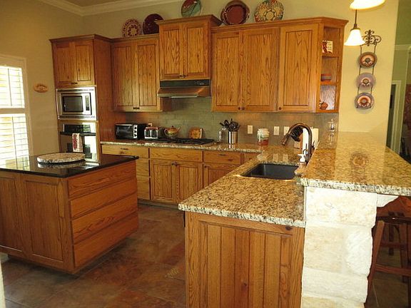 4th image of 2142 Hedgestone