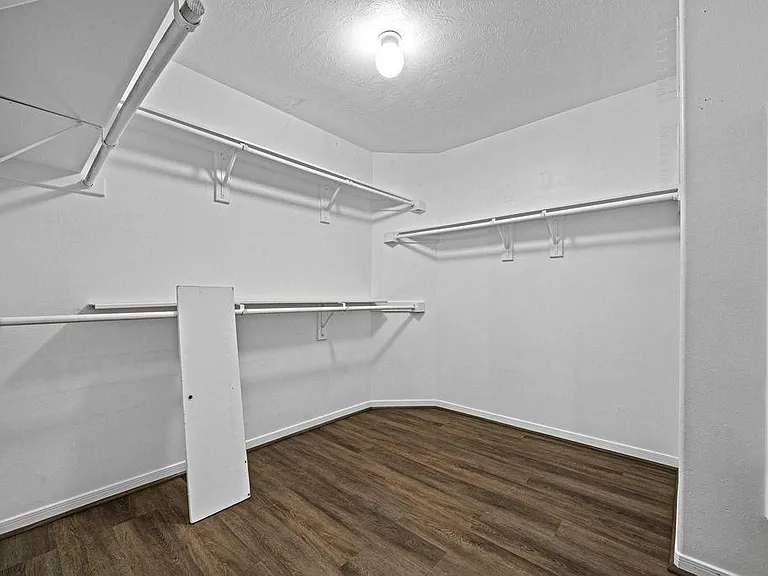 8131 Golden Trace Ct — Photo 17