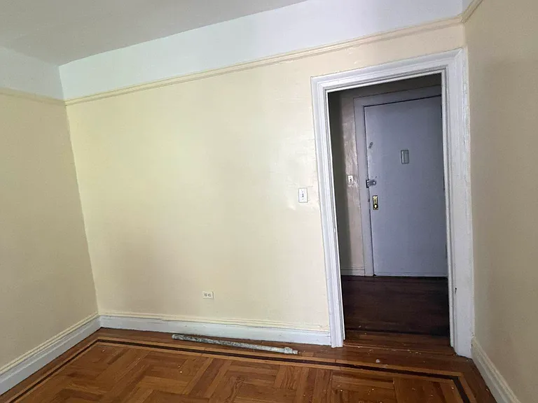 35 Hillside Ave #6I — Photo 7