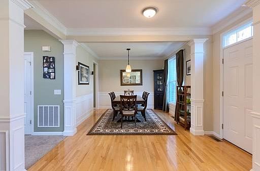 5th image of 13 Seaver Farm Ln