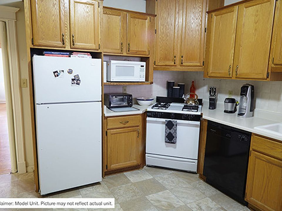 1st image of 2507-2515 N Stowell Ave #5