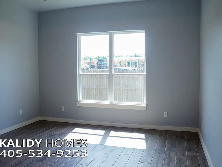 517 Remington Ave — Photo 14