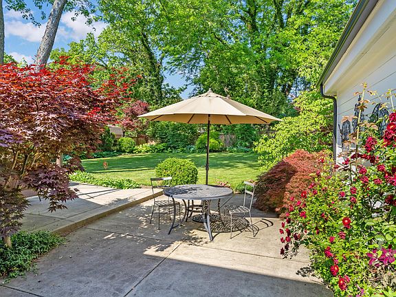 3rd image of 3909 Criswell Dr