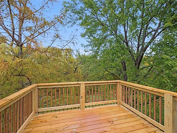 3rd image of 1882 Gates Dr W