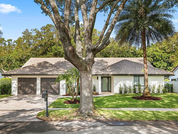 2nd image of 3901 NW 27th Avenue