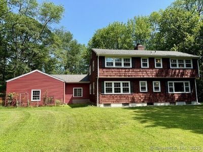 2 Barberry Lane, Woodbridge, CT, 06525