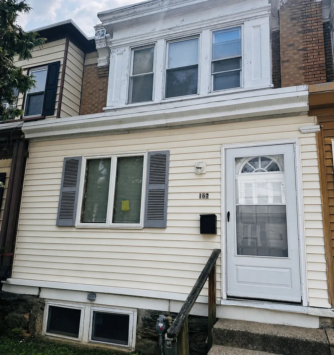 3 bed, 1048 sqft, $1,895 — Photo 1