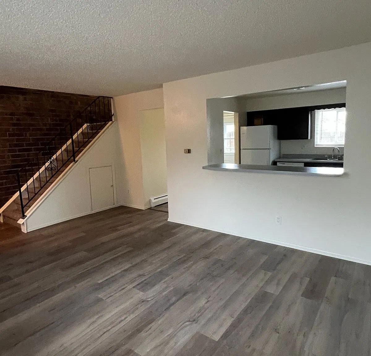 Nice 2 Bdr/1.5 Ba — Photo 3