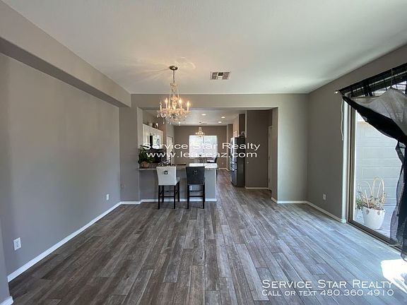 5th image of 925 E Runaway Bay Pl