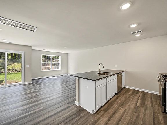 4th image of 119B Rose Park Ct