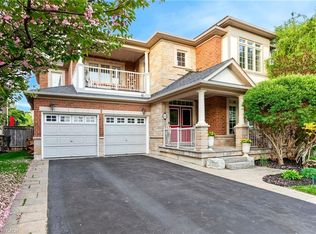 283 Turning Leaf Rd, Oakville, ON L6L6V5