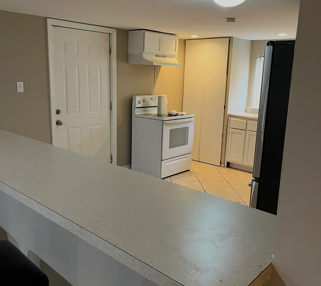 1 bed, 1050 sqft, $1,050 — Photo 2