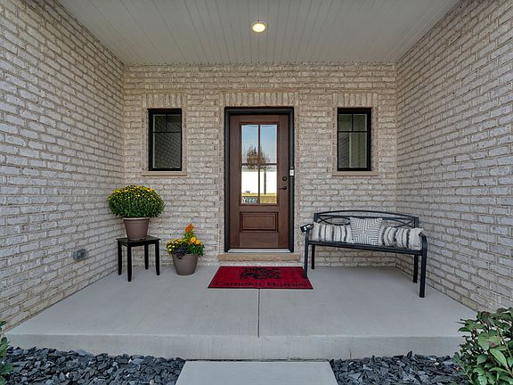4th image of 1074 Kinley Dr