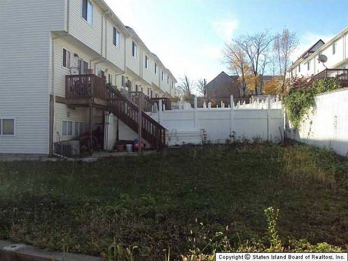 2nd image of 15 Merivale Ln
