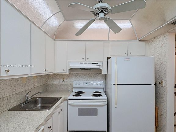 5th image of 210 172nd St APT 333