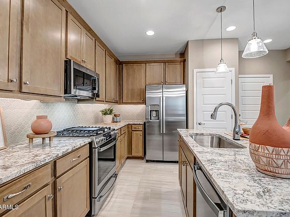 3rd image of 43232 N HINOKI Street