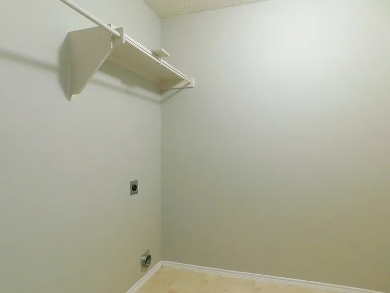 4204 Sonoma Dr — Photo 26