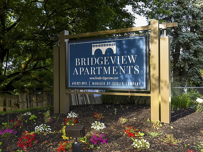 Bridgeview signage