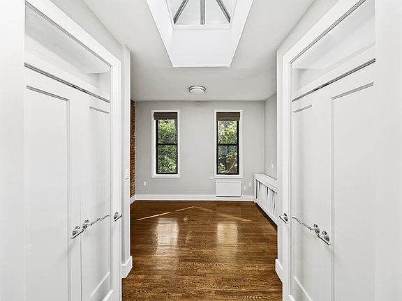 3rd image of 306 E 89th St APT 4C