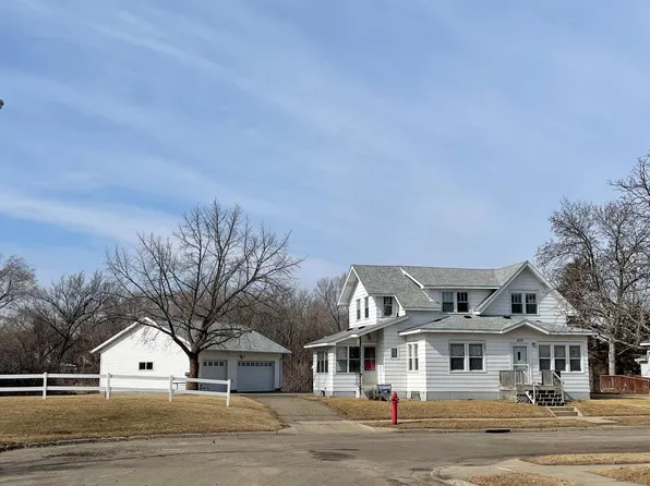 832 Birch St S, Sauk Centre, MN 56378