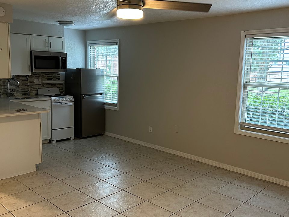 1st image of 525 Georgetown Dr #Z
