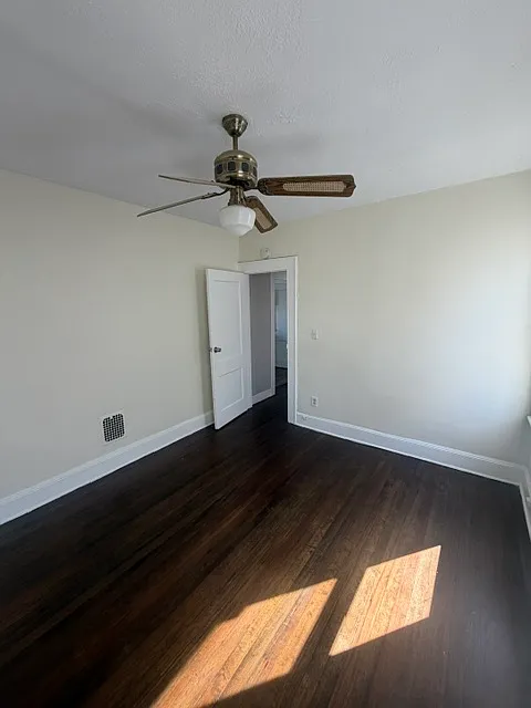 3 bed, 1060 sqft, $1,950 — Photo 4