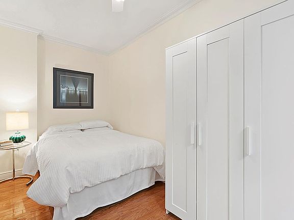 4th image of 16 W 16th St #1