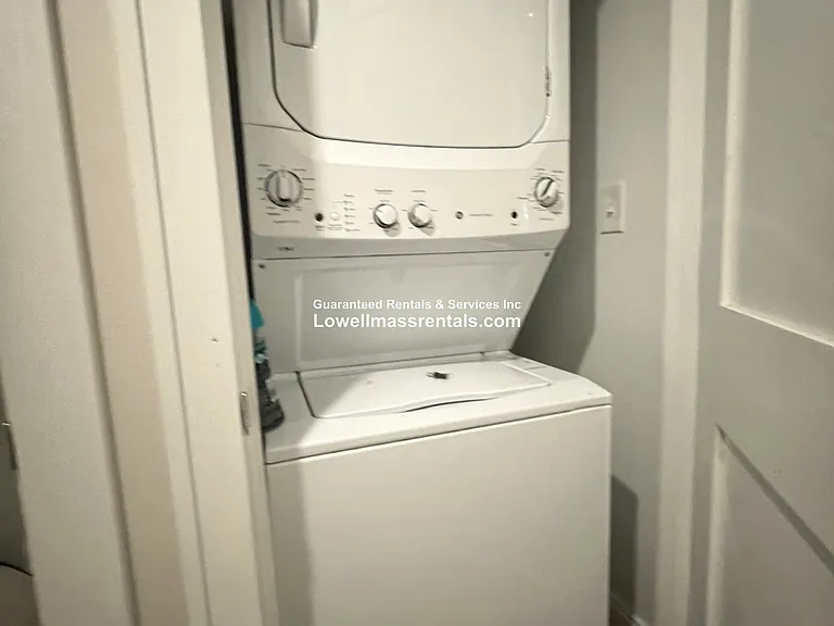 591 Broadway St #1R — Photo 11