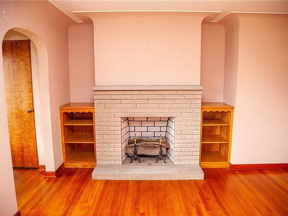 4th image of 690 Circle Dr