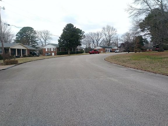 4th image of 64 S Helms St