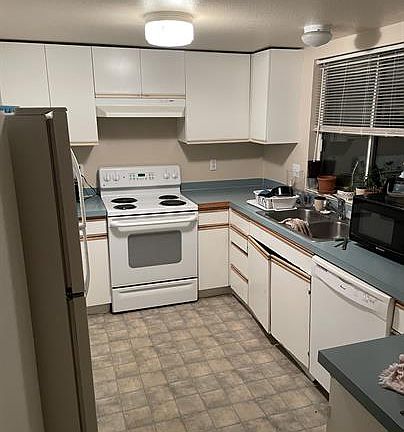 4th image of 2355 W Panama St #2