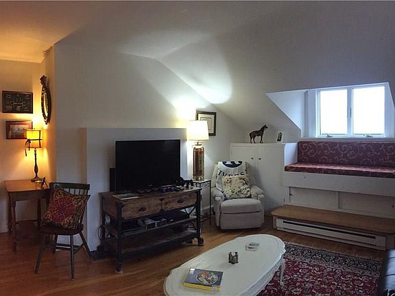 5th image of 35 Chastellux Ave APT L