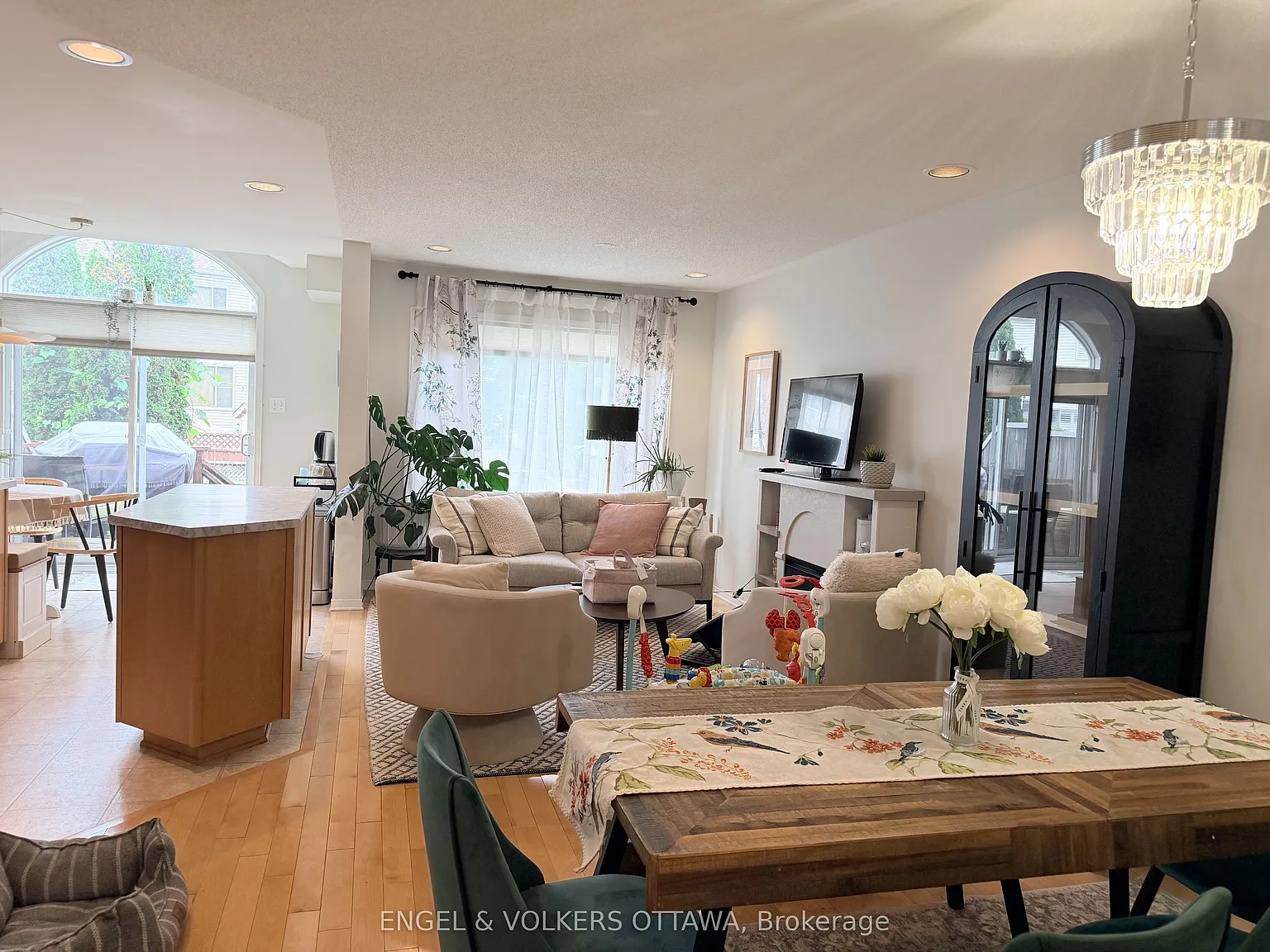 3 bed, $2,750 — Photo 4
