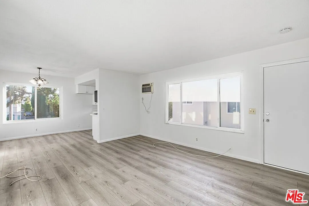 1 bed, 1.0 bath, 860 sqft, $1,950 — Photo 1