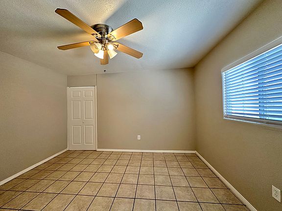 4th image of 3706 King St APT J