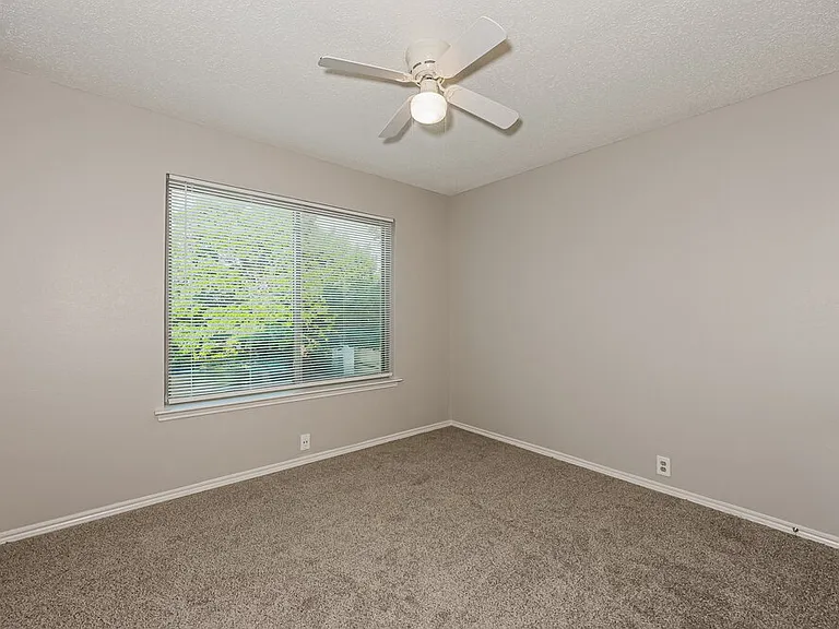 8524 Gatlinburg Dr — Photo 10
