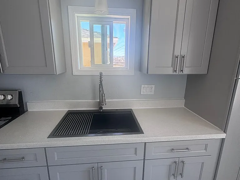 485 Fleming Ln — Photo 3