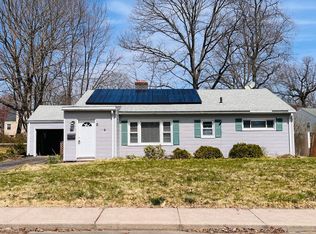 91 Green Manor Rd, Manchester, CT 06042