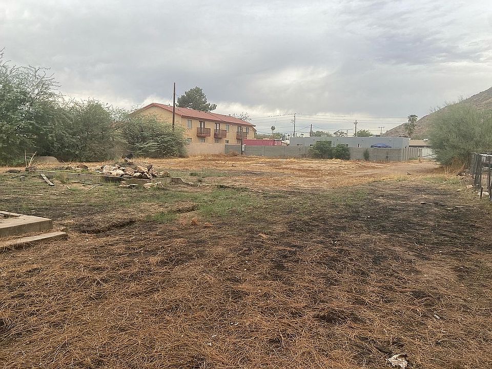 1st image of 1637 W Desert Cove Ave
