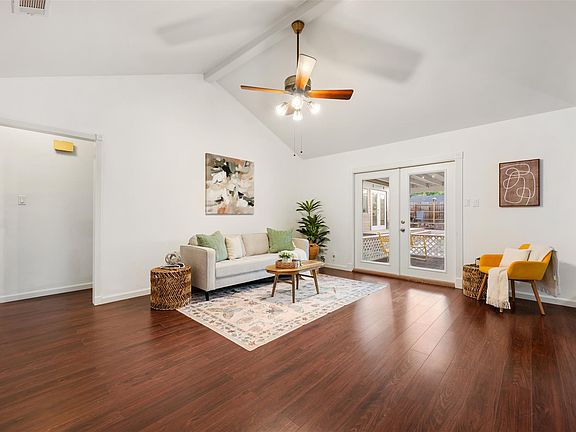 5th image of 10106 Woodstock Dr