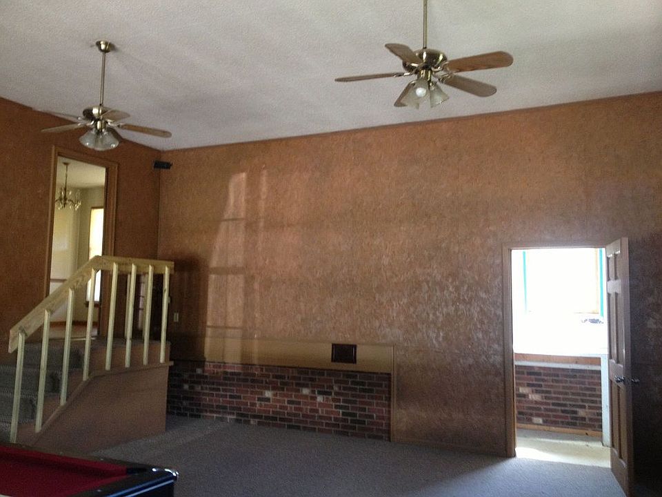 2nd image of 405 Forest Ln