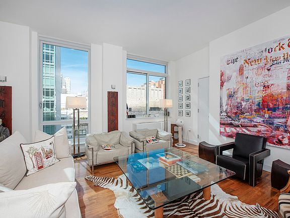3rd image of 212 E 57th St #1920