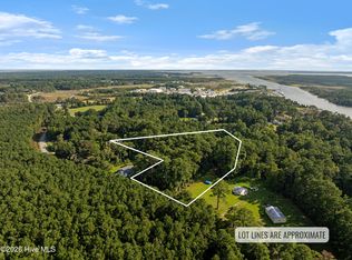 869 Tuttles Grove Rd, Beaufort, NC 28516