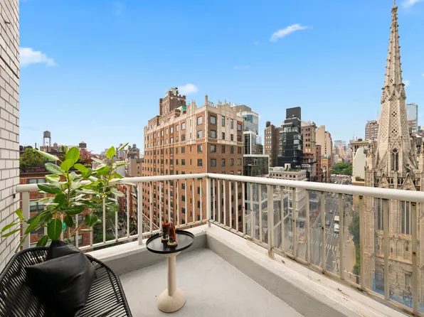 70 East 10th Street 15R image 3 of 10