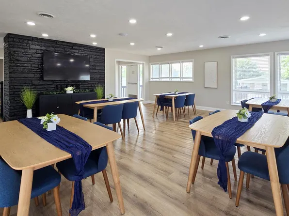 Oakland Glens, 41875 Carousel St #1a0, Novi, MI 48377