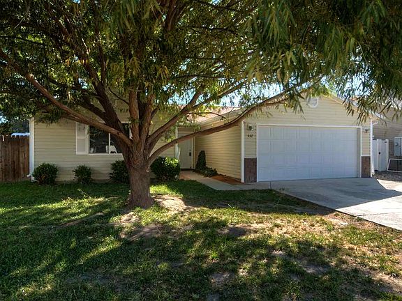 2nd image of 532 Autumn Breeze Dr