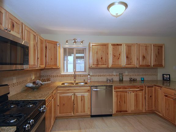 3rd image of 11004 Hannett Ave NE