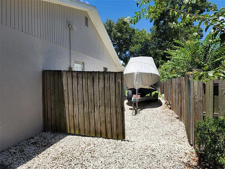 3104 Clovewood Pl — Photo 16