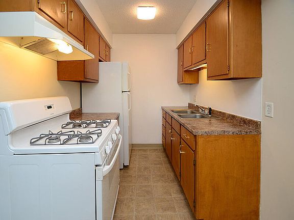 3rd image of 330 N 35th St Unit 6
