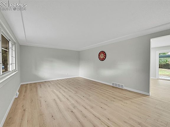 4th image of 1427 N Murray Blvd